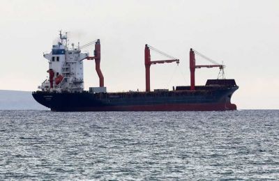 A US-flagged cargo ship carries aid to a US-built jetty off Gaza (REUTERS/Yiannis Kourtoglou)