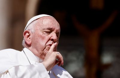 Pope Francis urges Italians to increase birth rates