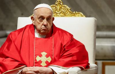 Sixteen nuns depart church, criticize Pope Francis