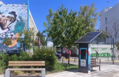 Solar-powered 'smart benches' to monitor air quality in Greece