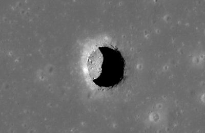 Scientists discover deep cave on moon