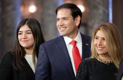 Photo from Senate.gov of Marco Rubio with wife and daughter