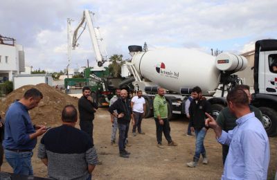 Workers in the ready-mixed concrete sector are set to return to work, provided their employers sign the collective agreement based on the Labor Minister's mediation proposal. Photo Philippos Christou