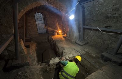  The excavation of a newly-uncovered sarcophagus is unveiling new chapters of ancient history. Credit: Türkiye Today