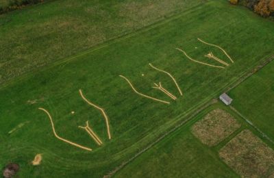 Photo of ''crotch circles'' over Luton, UK - Doug Peters/PinPep