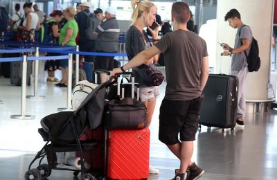 Passenger traffic numbers at Larnaca and Paphos airports marked an 8% year-on-year increase in February.