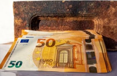 Businessman Lauded for Returning €20,000 Found in Recycling Bin. Photo credit: Unsplash