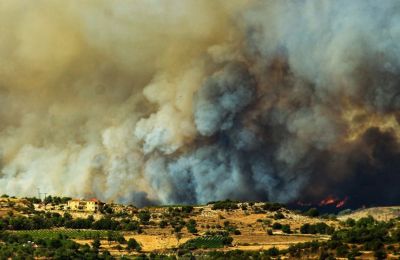 Firefighters contain blaze in Aradippou farming area; investigation underway. File photo