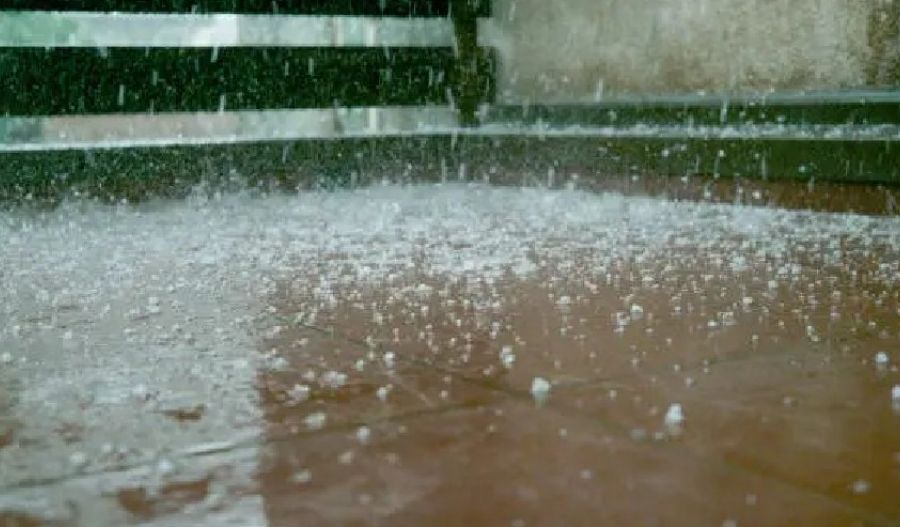 Thunderstorms, hail, strong winds, and a weekend warm-up ahead! Photo credit: Unsplash