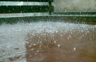 Thunderstorms, hail, strong winds, and a weekend warm-up ahead! Photo credit: Unsplash