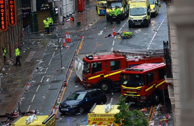 Car rams into crowd during Liverpool victory parade; dozens injured (video)