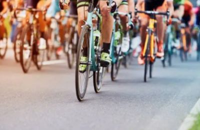 Cyclist and pedestrian injured in collision during organized race. Photo credit: Unsplash
