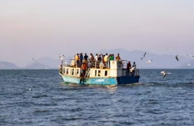 Smuggling suspects tried to ram patrol vessel before crashing on reef, police say. Photo credit: Unsplash