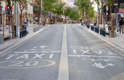 Nicosia businesses and residents demand Makarios Avenue reopens to traffic 