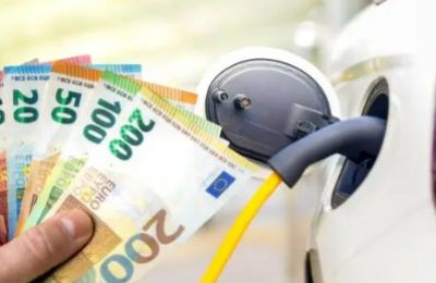 Markets Slide as Investors Flee to Safe Havens. Photo credit: Unsplash