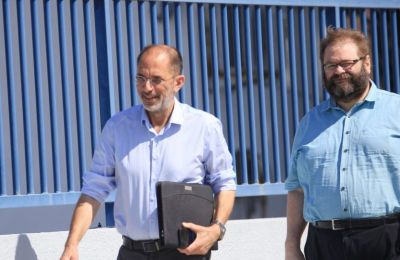 Former AG Odysseas Michaelides and his lawyer Achilleas Emilianidis (Photo: Philippos Christou)