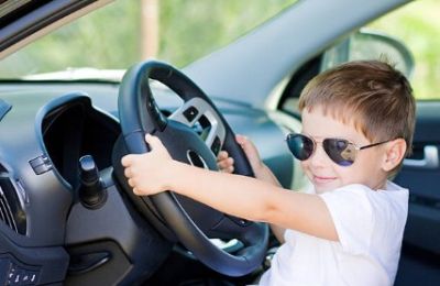 Traffic stop reveals unlicensed minor behind wheel, no restraints used. Photo credit: Unsplash