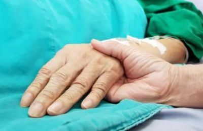 Lawmakers to tackle assisted dying bill in September; focus remains on expanding palliative care. Photo credit: Unsplash