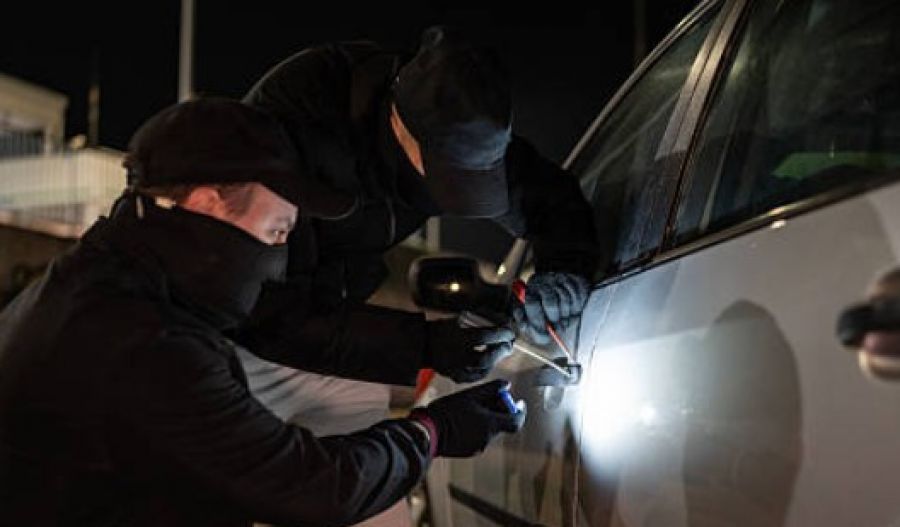 Police link two suspects to multiple vehicle thefts from a Paphos residence dating back over a year. Photo credit: Unsplash