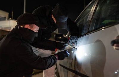 Police link two suspects to multiple vehicle thefts from a Paphos residence dating back over a year. Photo credit: Unsplash
