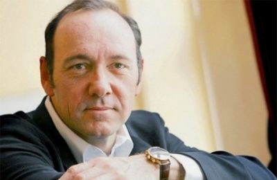Kevin Spacey returns to the stage for a one-night-only performance blending jazz, storytelling, and Hollywood charm in Limassol. Photo courtesy of Kevin Spacey Facebook