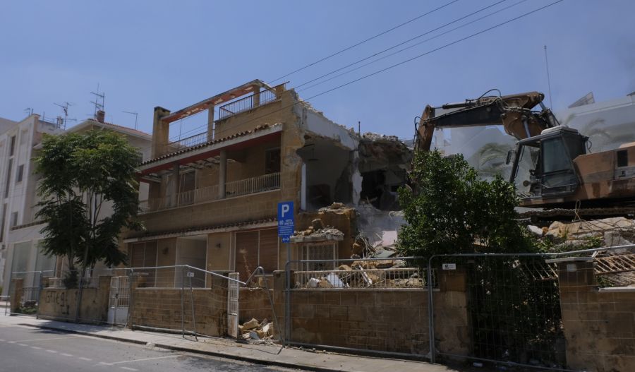 Stella Evangelidou exposes the loss of a rare architectural example surrounded by urban redevelopment pressures. Photos courtesy of Stella Evangelidou Facebook