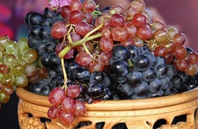  Blessed grapes and blazing skies: Cyprus heats up on Transfiguration Day. Photo courtesy of En.aravot.am website