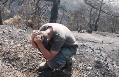 When politicians fail to manage crises, hesitation costs power. File photo