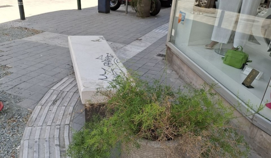 Concrete bench blocks path for the blind, drawing reactions from residents. Photos courtesy of Marios Kyriazis Facebook