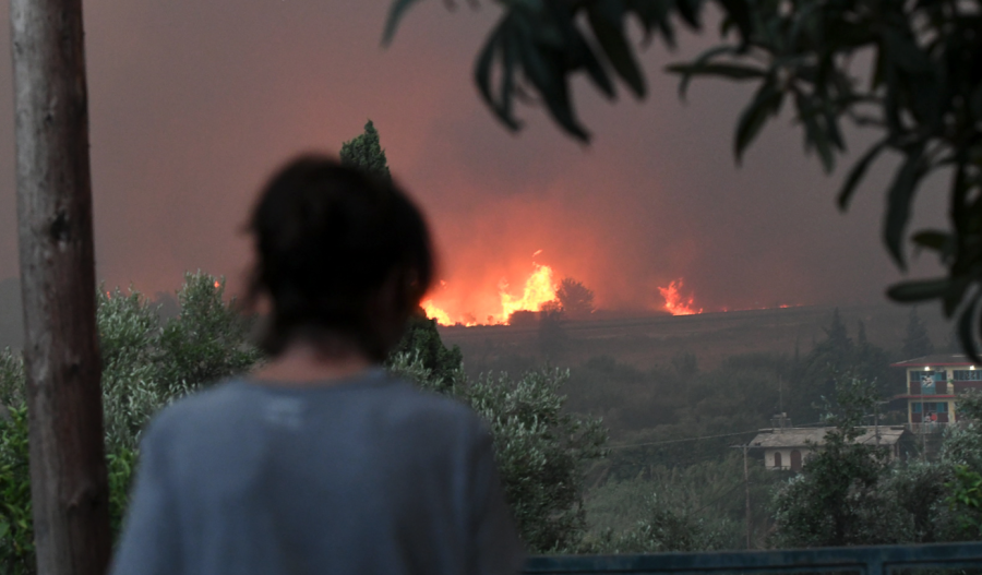Wildfires engulf over 1 million hectares in EU, with Spain and Portugal hit hardest amid heat waves and drought. Photo credit: Kathimerini Greece