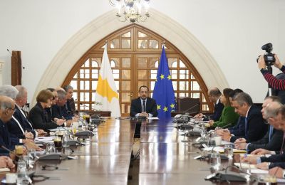 Politics blog: The Judas dinner, the hotelier’s grip, and the ''coming soon'' reshuffle