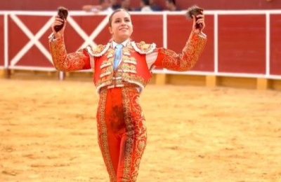Rising female matador triumphs in Madrid as tragedy strikes Lisbon with young bullfighter’s death. Photo screen captured from @olgacasaddo Instagram video