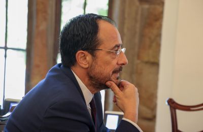 ''You’re partners in government.'' - ''No, we’re the opposition.'' Photo credit: Stavros Ioannides/PIO