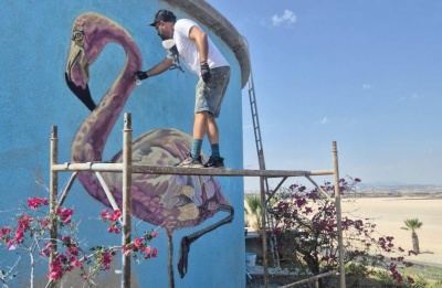 Inspired by Larnaca’s famous flamingoes, the artwork celebrates the harmony between nature, community, and urban transformation. Photos courtesy of @LarnakaTourism and @mallasartemios