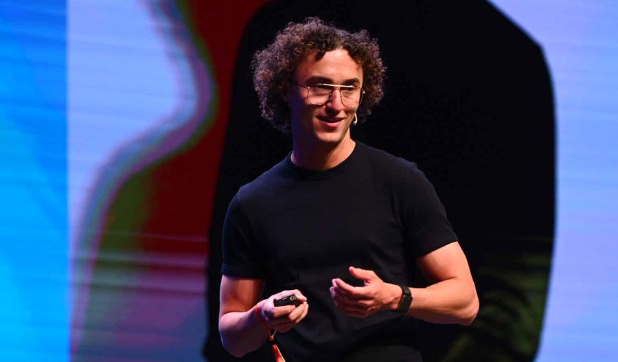 From animated characters to a digital doppelgänger, Kwebbelkop blurs the line between creator and creation.