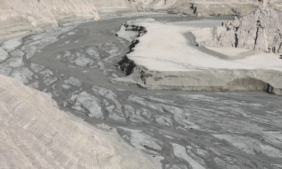 Iran tries to squeeze rain from empty skies as record drought deepens