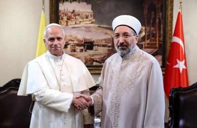 Pope Leo meets Turkish leaders and engages with the country’s Muslim majority. Photo credits: @VaticanNews