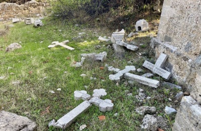 Photographs and eyewitness reactions point to long-standing neglect of the burial site. Photo credit: @kibrispostasi Facebook