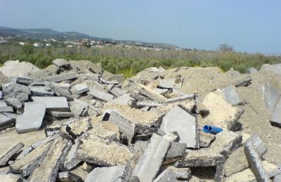 Audit uncovers illegally buried construction waste next to Evrychou high school