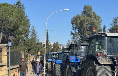 Cypriot farmers hit the streets to fight EU farm cuts (photos and video)