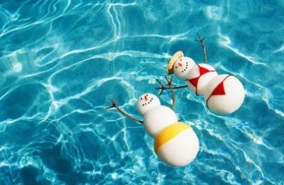 Temperatures stay mild through the weekend while isolated showers plot their arrival. Photo credit: Unsplash