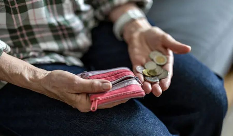 Temporary allowances and appeals expose deep frustration over who benefits from wage policy in 2026. Photo credit: Unsplash