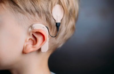 Doctors lower the age threshold for implantation in line with international practice. Photo credit: keckmedicine.org