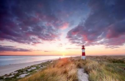 High pressure checks out tonight, leaving the door open for Friday storms.