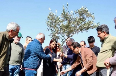 The initiative was organized with the support of the Department of Forests near the Kouris Dam. Photos from: AKEL.Lemesou Facebook