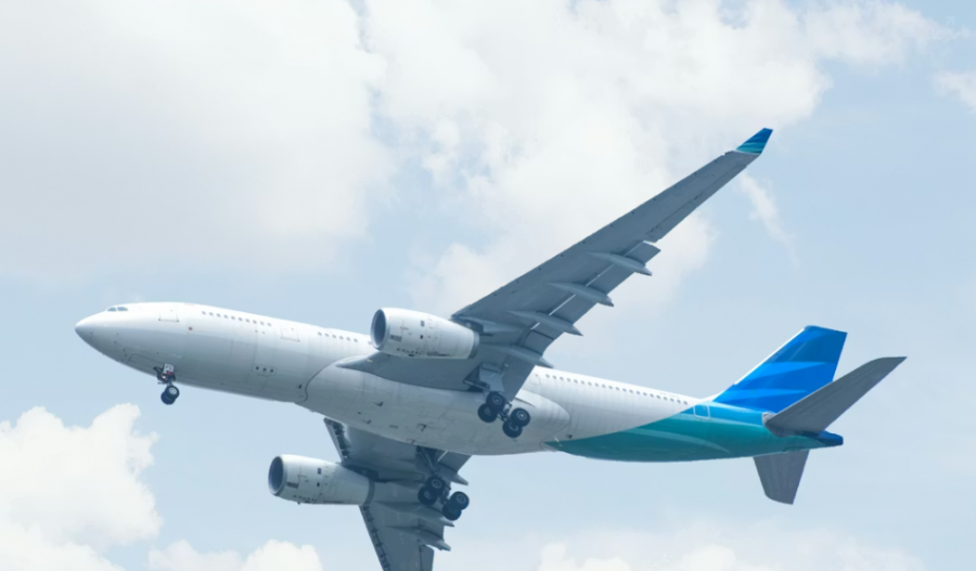 EU warns airlines to avoid Iranian skies until end of March