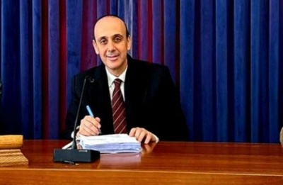 Thousands react online as supporters accuse powerful interests of targeting him, while critics demand transparency and due process. @PhedonasPhedonos Facebook