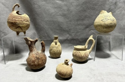 Items voluntarily returned following cooperation between Cyprus authorities, a US auction house and the Cypriot Embassy in Washington. Photo credit: @DEPARTMENTOFANTIQUITIES Facebook