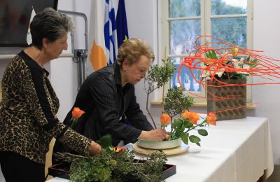 Japanese flower art takes root in Nicosia with live Ikebana demonstration