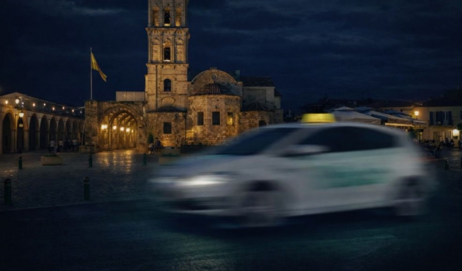 Authorities warn of safety risks and urge the public to use only licensed, insured transport services. Image is AI